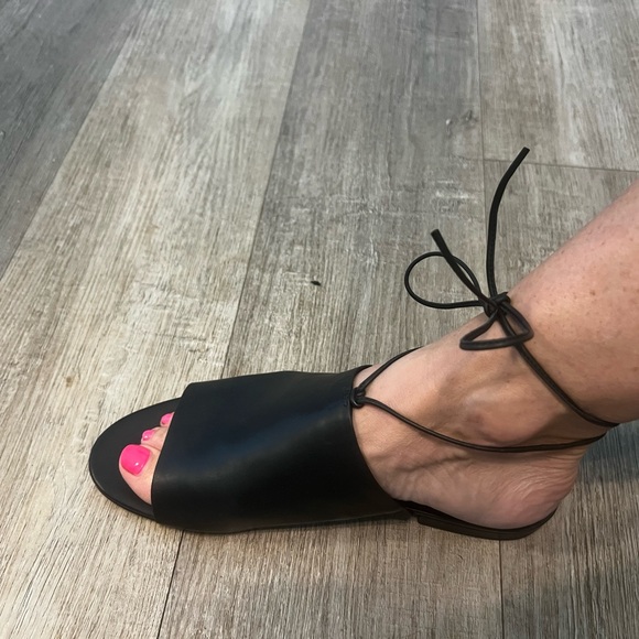 Vince Black Sandals with Open Back Design and lace up ankle wrap - Picture 7 of 8